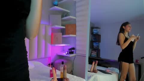 Snapshot of maraia_ford chatting on October 3, 2025, 8:17 pm Mara  online show from October 3, 2025, 8:17 pm