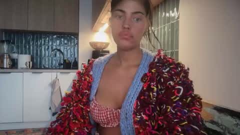 Marakuia online show from November 10, 2025, 7:18 am