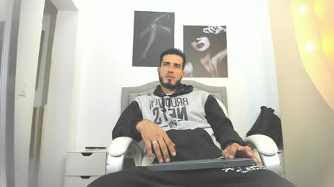 Marc Ruffalo online show from April 15, 2026, 11:28 am