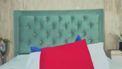 Snapshot of marcelaa_fox chatting on September 23, 2025, 7:39 pm Marcela online show from September 23, 2025, 7:39 pm