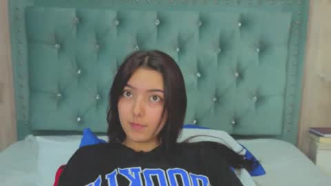 Snapshot of marcelaa_fox chatting on September 27, 2025, 9:53 pm Marcela online show from September 27, 2025, 9:53 pm