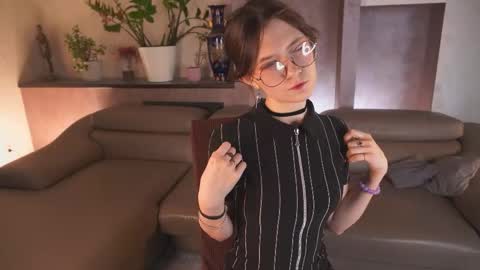 Eva online show from May 6, 2026, 2:11 pm