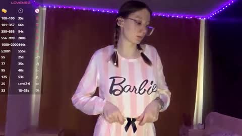 Alisa online show from November 2, 2025, 9:22 am