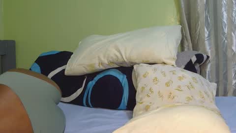 marclyne_cy online show from October 5, 2025, 5:44 pm