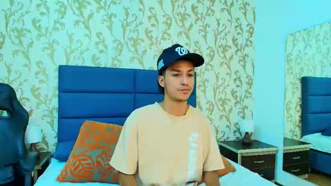 marcus_jeron online show from September 23, 2025, 2:36 am