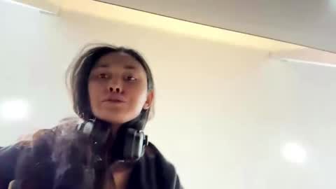 Sandra online show from April 29, 2026, 3:27 pm