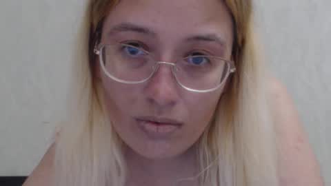 Snapshot of margo_shine chatting on September 30, 2025, 2:33 pm margo_shine online show from September 30, 2025, 2:33 pm