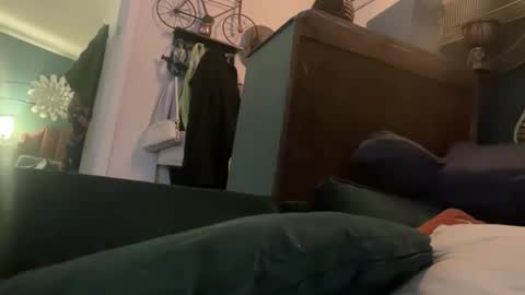 Elle online show from February 25, 2026, 3:38 am