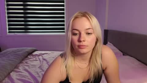 margot_robbie7 online show from September 27, 2025, 10:48 pm