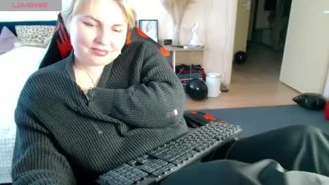 Mari online show from February 16, 2026, 7:04 am