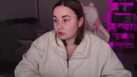 mari moore online show from December 15, 2025, 7:23 am