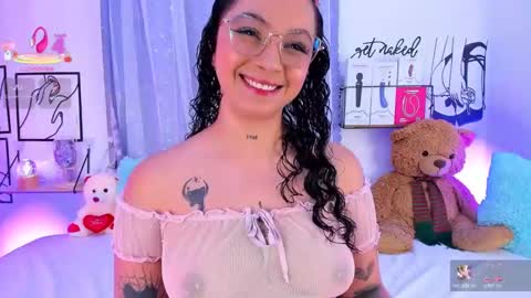 Mari Sweett  online show from November 15, 2025, 8:05 pm