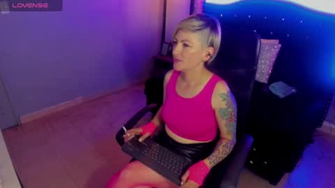 Snapshot of maria_fernandaxxx_ chatting on January 4, 2025, 6:09 am Maria fernanda online show from January 4, 2025, 6:09 am