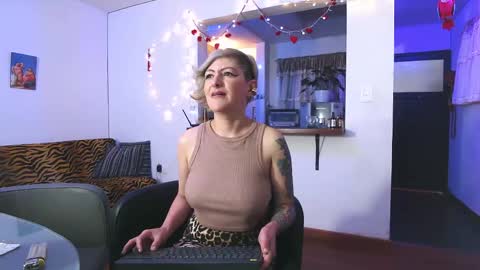 Snapshot of maria_fernandaxxx_ chatting on February 23, 2025, 11:55 am Maria fernanda online show from February 23, 2025, 11:55 am