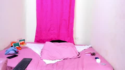 mariana_16_ online show from January 22, 2025, 9:32 pm