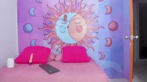 mariana_16_ online show from September 9, 2025, 7:24 pm