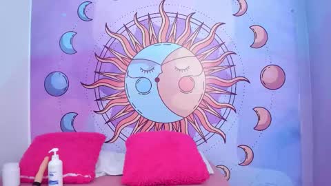 mariana_16_ online show from November 18, 2025, 8:35 pm