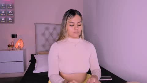 Snapshot of mariana__roe chatting on February 25, 2025, 7:09 am Mariana Roe online show from February 25, 2025, 7:09 am