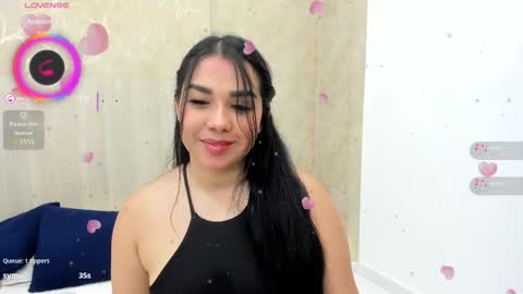 Mariana Allen online show from November 12, 2025, 10:09 pm