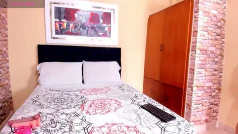 mariana mauricio online show from February 26, 2026, 7:35 pm