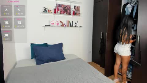 MARIANA Y VALENTINA online show from September 15, 2025, 11:10 am