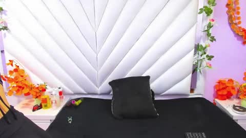 MarianaThomsop online show from December 14, 2025, 9:19 pm