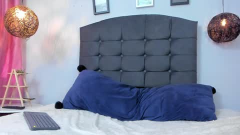 Snapshot of marianavargas20 chatting on December 3, 2024, 5:45 pm Mariana Vargas online show from December 3, 2024, 5:45 pm