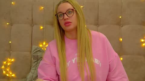 Maria online show from December 15, 2024, 4:29 am