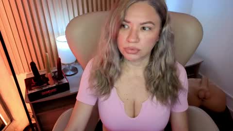 Marian Love  online show from September 25, 2025, 10:52 am