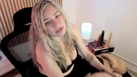 Marian Love  online show from February 3, 2026, 10:42 am