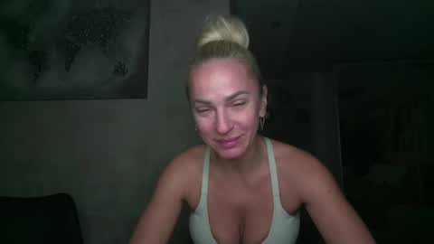 marianna1977 online show from October 23, 2025, 7:01 pm