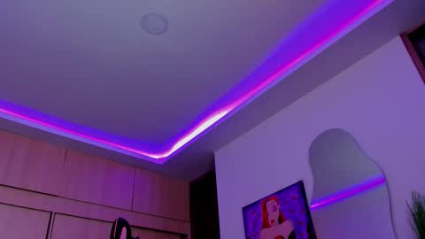 M A R I A N E online show from October 16, 2025, 3:02 pm