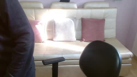 marianne_cam online show from May 7, 2026, 12:43 pm