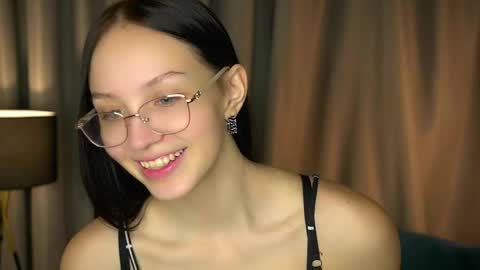 Rachel online show from November 16, 2025, 9:53 pm