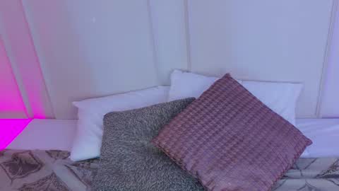 Maria Pettit online show from September 30, 2025, 12:21 pm