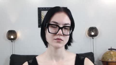 Marie Fitch online show from November 21, 2025, 5:17 am