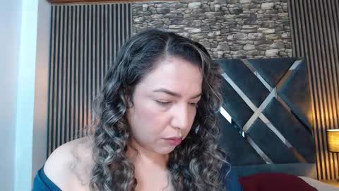 marie_hss online show from November 1, 2025, 2:08 pm