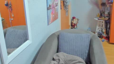 Snapshot of marie_marie03 chatting on January 4, 2025, 12:05 pm Marie   online show from January 4, 2025, 12:05 pm