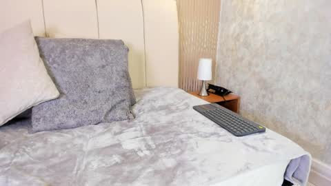 M A R I E online show from April 9, 2026, 12:54 pm