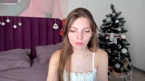 Snapshot of marie_reyes_ chatting on December 12, 2024, 7:52 am Mary 3 online show from December 12, 2024, 7:52 am