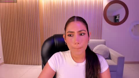 Snapshot of mariejane2 chatting on December 8, 2024, 10:41 am Im Marie Jane online show from December 8, 2024, 10:41 am