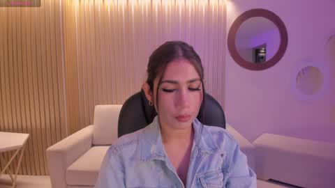 Snapshot of mariejane2 chatting on January 18, 2025, 10:49 am Im Marie Jane online show from January 18, 2025, 10:49 am