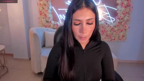 Snapshot of mariejane2 chatting on February 24, 2025, 10:37 am Im Marie Jane online show from February 24, 2025, 10:37 am