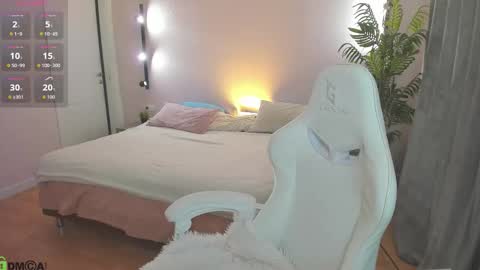 Mariel online show from February 4, 2026, 1:44 am