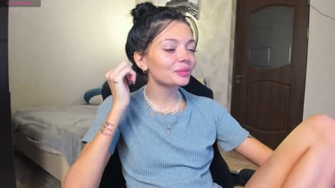 Snapshot of mariella__adams chatting on January 18, 2025, 5:37 pm Maria  online show from January 18, 2025, 5:37 pm