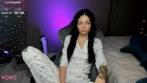 Maria  online show from December 21, 2025, 1:57 am