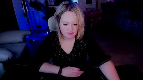 mariemlui online show from November 7, 2025, 2:50 pm