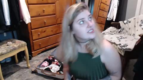 marigoldrue online show from September 25, 2025, 2:48 am