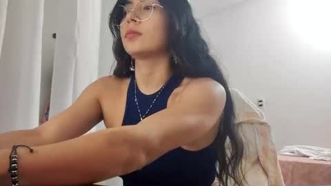 marilove40925 online show from October 13, 2025, 10:43 pm