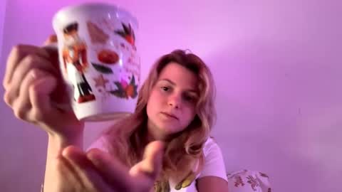 Esma online show from December 2, 2025, 12:54 pm